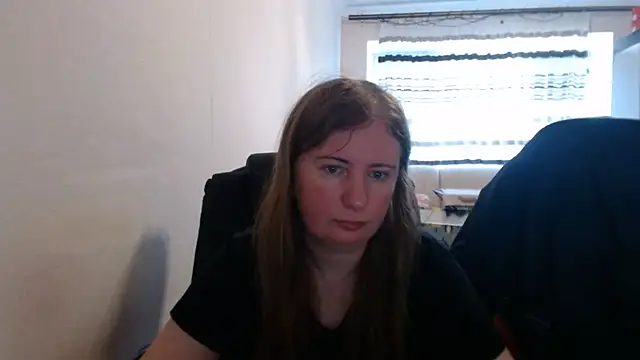 Snapshot of PeterAndJen chatting on July 27, 2026, 6:20 am PeterAndJen online show from July 27, 2026, 6:20 am