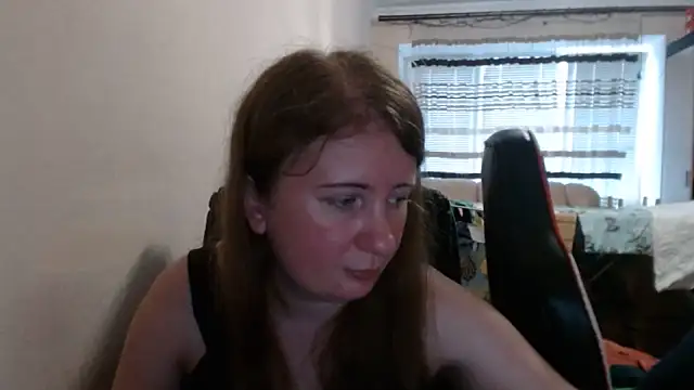 Snapshot of PeterAndJen chatting on July 22, 2026, 5:37 pm PeterAndJen online show from July 22, 2026, 5:37 pm