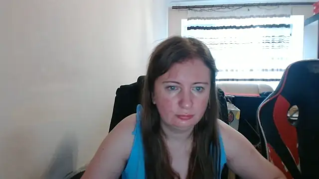 Snapshot of PeterAndJen chatting on July 4, 2026, 5:47 am PeterAndJen online show from July 4, 2026, 5:47 am