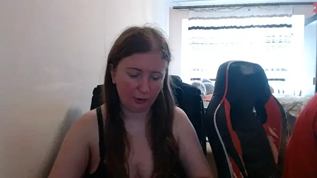 Snapshot of PeterAndJen chatting on July 20, 2026, 7:05 am PeterAndJen online show from July 20, 2026, 7:05 am