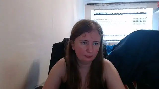 Snapshot of PeterAndJen chatting on July 19, 2026, 6:44 am PeterAndJen online show from July 19, 2026, 6:44 am