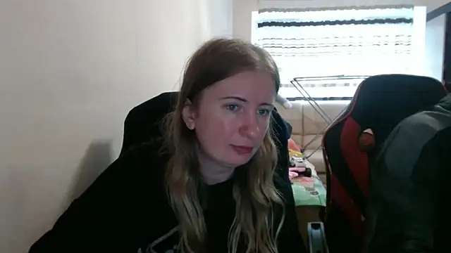 PeterAndJen online show from October 11, 2025, 8:26 am