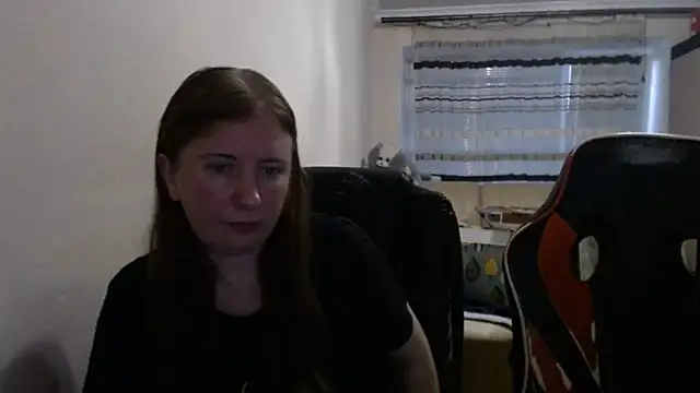 Snapshot of PeterAndJen chatting on July 28, 2026, 6:31 pm PeterAndJen online show from July 28, 2026, 6:31 pm