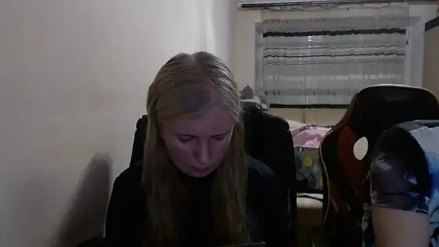 Snapshot of PeterAndJen chatting on June 2, 2026, 6:30 pm PeterAndJen online show from June 2, 2026, 6:30 pm