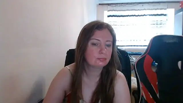 Snapshot of PeterAndJen chatting on July 3, 2026, 5:36 am PeterAndJen online show from July 3, 2026, 5:36 am