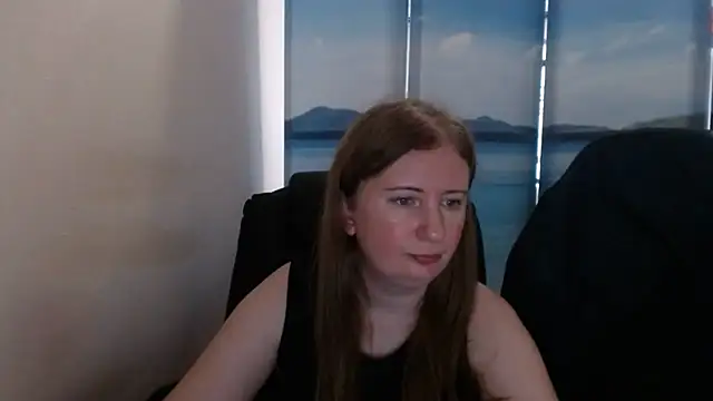 Snapshot of PeterAndJen chatting on July 29, 2026, 5:12 pm PeterAndJen online show from July 29, 2026, 5:12 pm