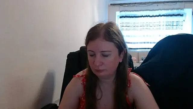 Snapshot of PeterAndJen chatting on July 11, 2026, 4:57 am PeterAndJen online show from July 11, 2026, 4:57 am
