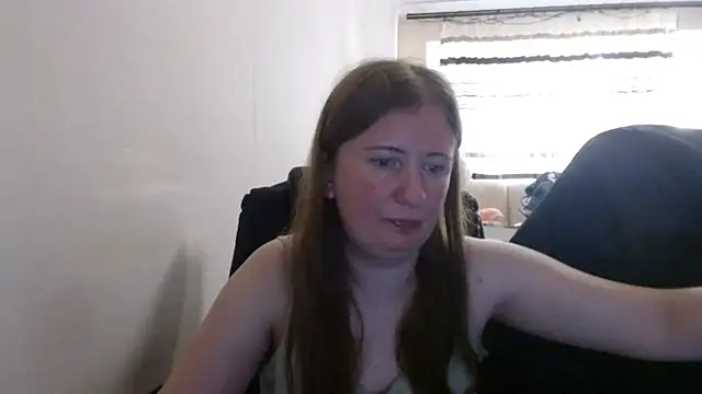 Snapshot of PeterAndJen chatting on July 13, 2026, 5:34 pm PeterAndJen online show from July 13, 2026, 5:34 pm