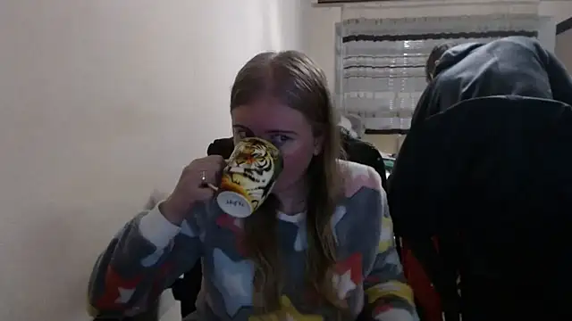 PeterAndJen online show from December 17, 2025, 6:13 pm