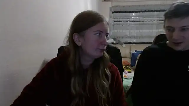 PeterAndJen online show from November 16, 2025, 7:18 pm