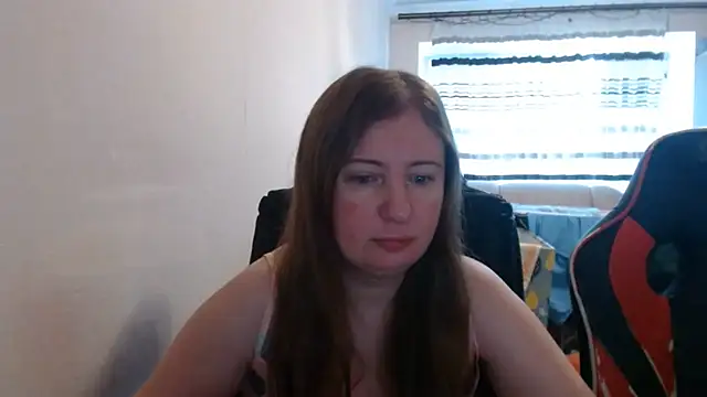 Snapshot of PeterAndJen chatting on July 9, 2026, 7:53 am PeterAndJen online show from July 9, 2026, 7:53 am