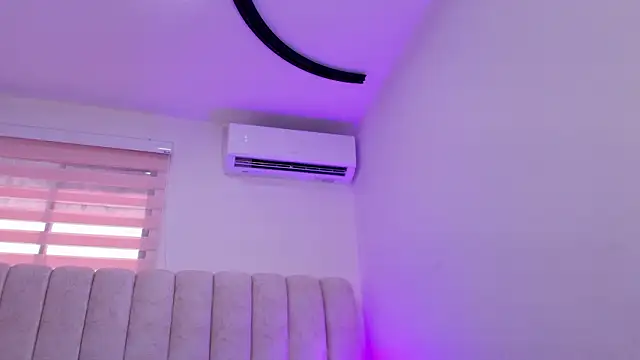 Snapshot of timkerbell_ chatting on March 10, 2026, 7:18 pm timkerbell online show from March 10, 2026, 7:18 pm