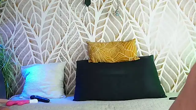 Snapshot of TrophyMilf chatting on November 29, 2025, 4:18 pm TrophyMilf online show from November 29, 2025, 4:18 pm