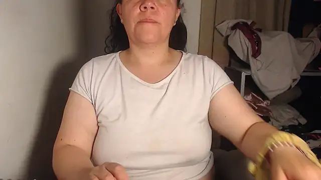 Snapshot of agathamiller01 chatting on July 25, 2026, 2:41 am agathamiller01 online show from July 25, 2026, 2:41 am
