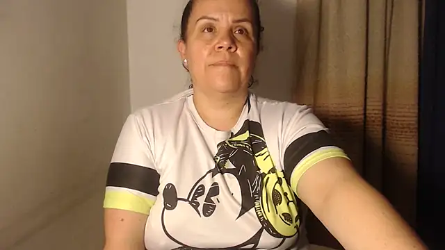 agathamiller01 online show from April 24, 2026, 1:51 am