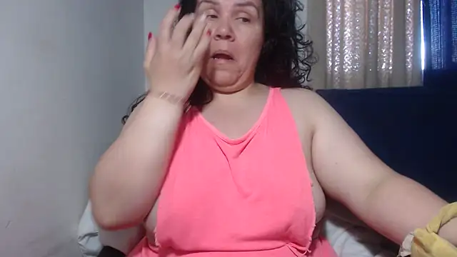 agathamiller01 online show from October 15, 2025, 11:18 am