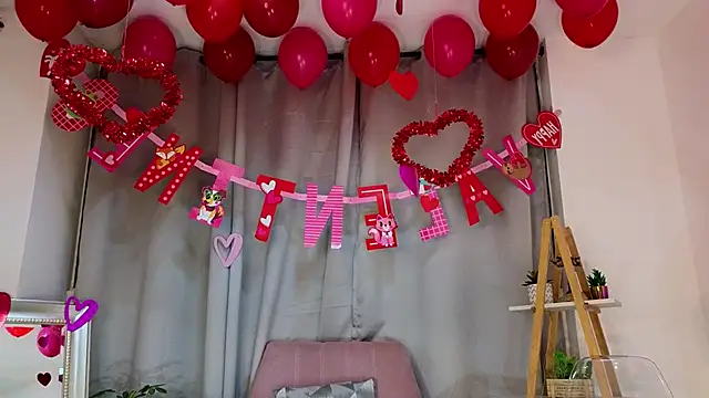 Snapshot of bella__adams chatting on February 15, 2025, 4:25 am bella adams online show from February 15, 2025, 4:25 am
