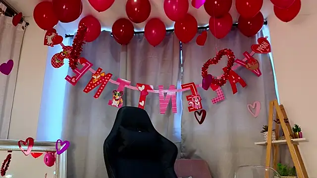 Snapshot of bella__adams chatting on February 14, 2025, 10:14 pm bella adams online show from February 14, 2025, 10:14 pm
