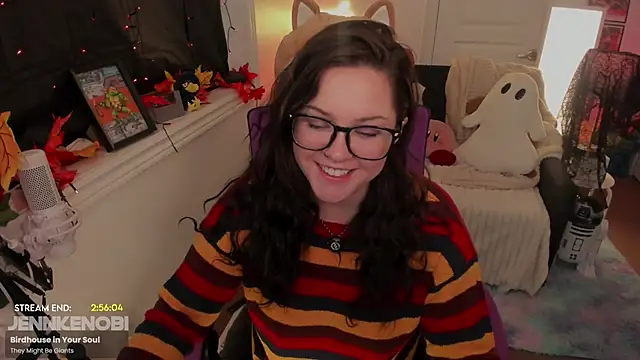 JennKenobi online show from October 8, 2025, 4:08 pm