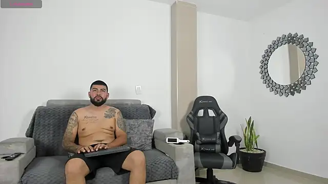 DulceRomance online show from May 6, 2026, 2:37 am