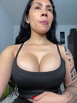Angela isabella online show from April 22, 2026, 5:53 pm