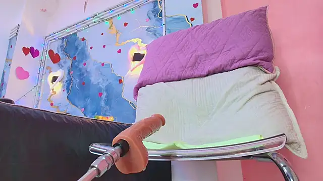 lorrayne  online show from February 25, 2026, 12:27 pm