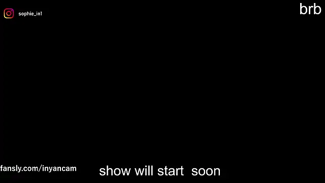 Snapshot of _in_yan chatting on November 14, 2025, 4:27 am in yan online show from November 14, 2025, 4:27 am