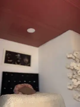 Ambar pe  online show from October 25, 2025, 3:23 pm