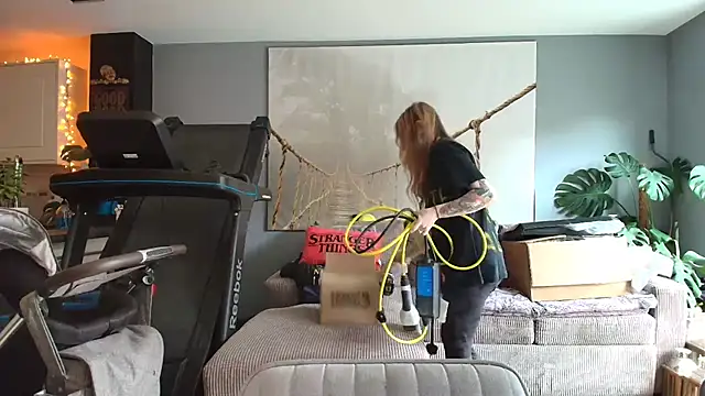 short sweetpea online show from October 17, 2025, 2:41 pm