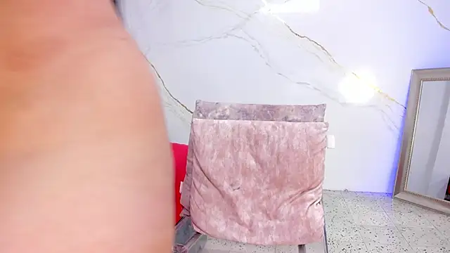 Snapshot of IsiisLovei chatting on November 26, 2025, 2:06 pm IsiisLovei online show from November 26, 2025, 2:06 pm