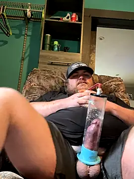 Snapshot of fatdickdaddy448 chatting on October 30, 2025, 6:05 pm fatdickdaddy448 online show from October 30, 2025, 6:05 pm