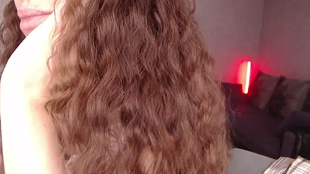 Varonica Caprii online show from April 8, 2026, 8:27 am