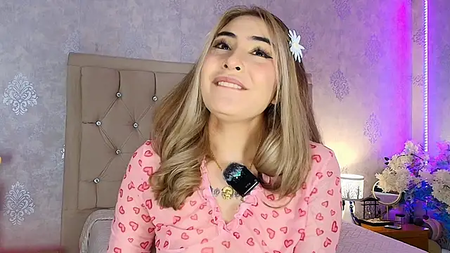 nini love01 online show from June 25, 2026, 3:37 am
