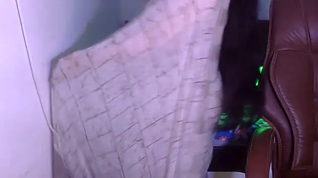 Snapshot of Maalnad_beauty chatting on November 10, 2025, 9:47 am Maalnad beauty online show from November 10, 2025, 9:47 am