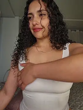 Snapshot of Lucy_Marin chatting on February 16, 2026, 5:00 pm Lucy Marin online show from February 16, 2026, 5:00 pm