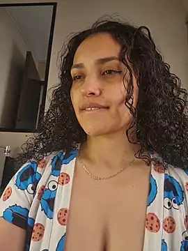 Snapshot of Lucy_Marin chatting on October 25, 2025, 3:45 pm Lucy Marin online show from October 25, 2025, 3:45 pm