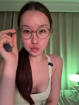 sphynx- - online show from November 13, 2025, 1:04 pm