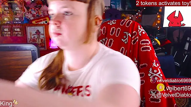 Snapshot of VelvetDiablo chatting on November 12, 2025, 12:59 am VelvetDiablo online show from November 12, 2025, 12:59 am