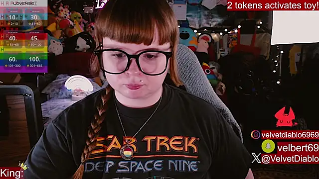 Snapshot of VelvetDiablo chatting on June 3, 2026, 12:11 am VelvetDiablo online show from June 3, 2026, 12:11 am