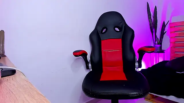 MaryJaneDove online show from February 2, 2025, 8:51 pm