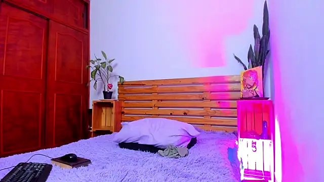 MaryJaneDove online show from June 8, 2026, 6:47 am