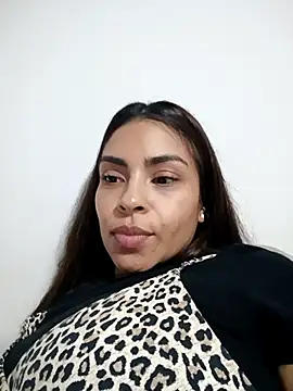 Snapshot of Ivanna2 chatting on December 14, 2025, 1:34 am Ivanna2 online show from December 14, 2025, 1:34 am