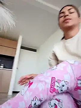 Snapshot of Ivanna2 chatting on December 2, 2025, 11:34 am Ivanna2 online show from December 2, 2025, 11:34 am