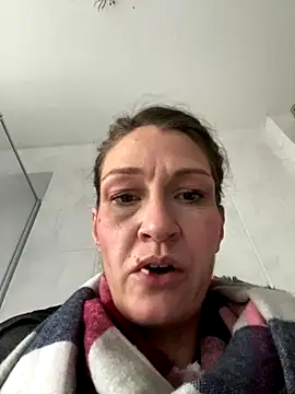 Snapshot of CherrysWetCam chatting on December 21, 2025, 1:57 pm CherrysWetCam online show from December 21, 2025, 1:57 pm