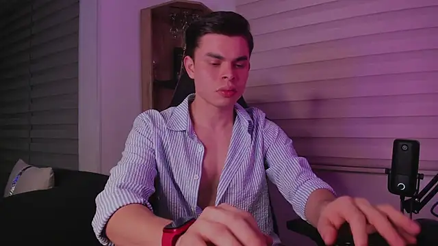 Snapshot of alejooo_twink chatting on February 19, 2026, 5:04 am alejooo twink online show from February 19, 2026, 5:04 am