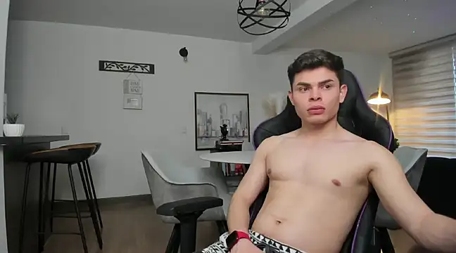 alejooo twink online show from February 25, 2025, 12:58 am