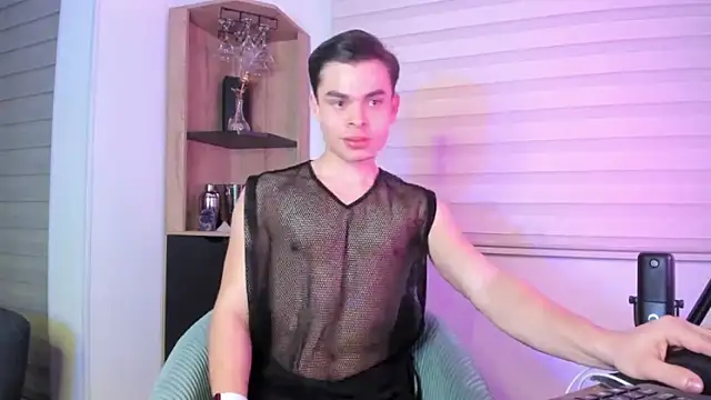 Snapshot of alejooo_twink chatting on February 13, 2026, 5:29 am alejooo twink online show from February 13, 2026, 5:29 am