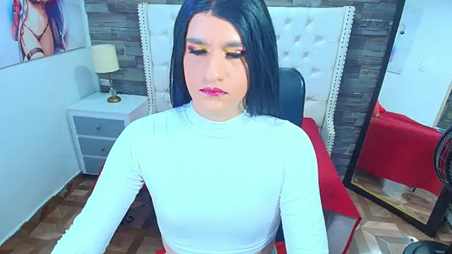 TRINY TS online show from April 29, 2026, 8:59 pm