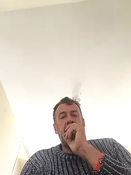 Snapshot of andros2712 chatting on September 13, 2025, 10:48 am andros2712 online show from September 13, 2025, 10:48 am