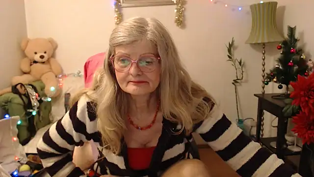 Snapshot of BlairFort chatting on December 18, 2025, 8:56 pm BlairFort online show from December 18, 2025, 8:56 pm